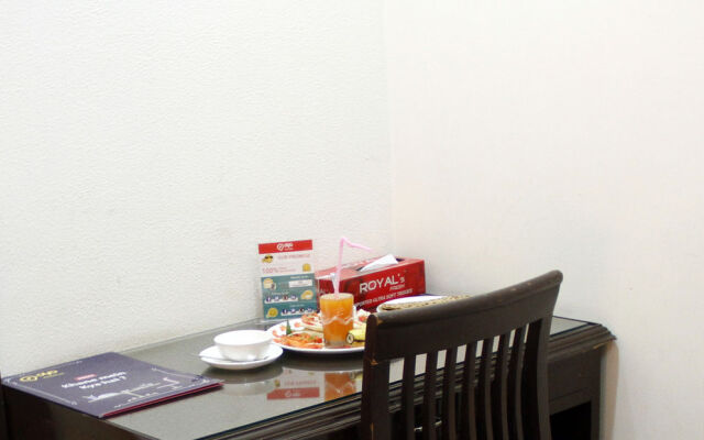 OYO Rooms Hauz Khas District Park