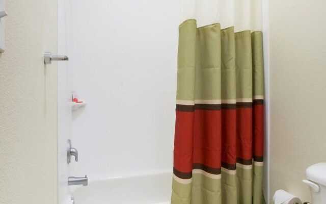 Red Roof Inn & Suites Beaumont