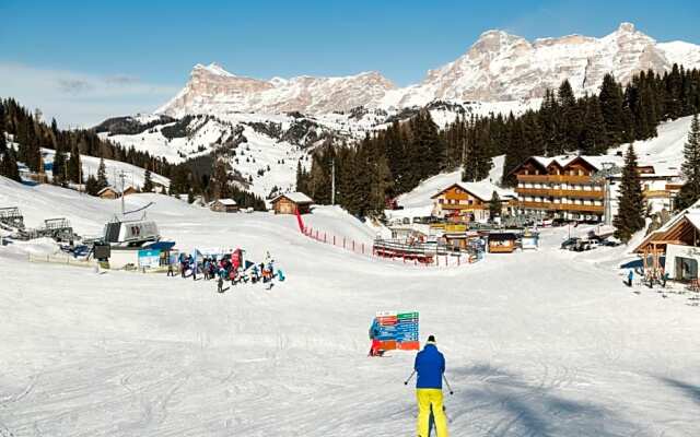 Laguscei Dolomites Mountain Hotel