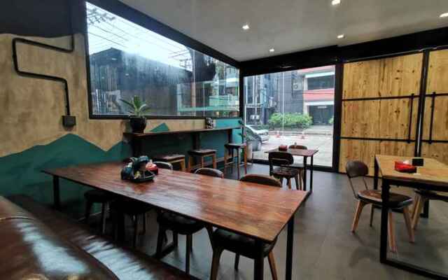 Airport Mini Hostel at Don Muang Airport