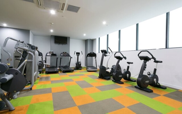 Chic CBD Pad + Pool + Gym + Sauna + Parking