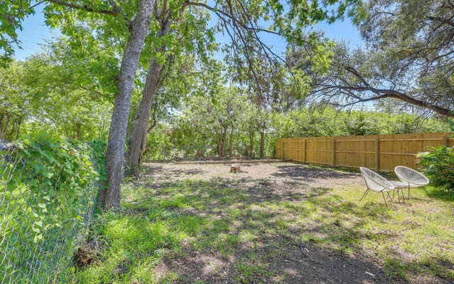 Pet-Friendly Temple Guest Suite!