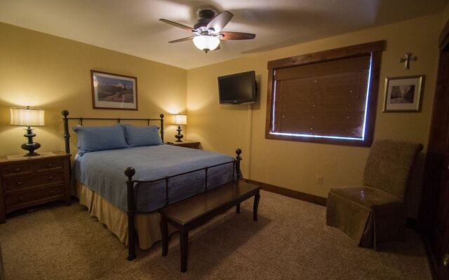 Lake Haus #C9 by Book by Owner