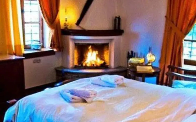 Heliodora Luxury Triple Room 4