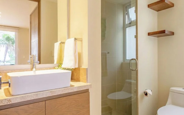 Chic Beachfront Condo Ocean View