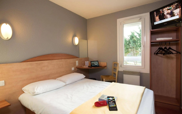 Kyriad Direct Orleans Ouest