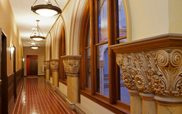 Hilton Garden Inn Milwaukee Downtown