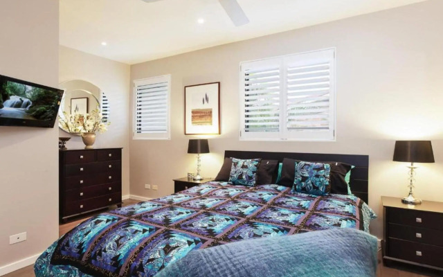 'Ambience on the Waterfront', 14 Danalene Pd - Prestige waterfront property