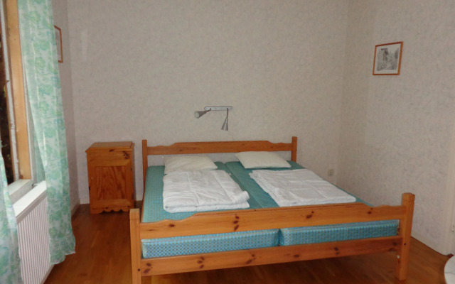 Målerås Vandrarhem B&B