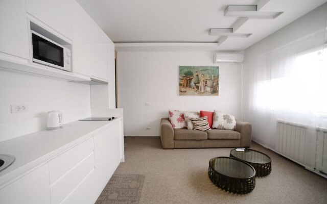 Status Superior Apartments