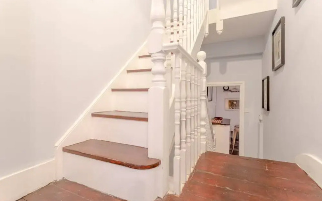 Cozy Charming 3 Bedroom House in Hammersmith