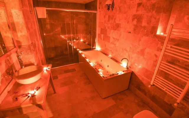 Mosaic Cave Hotel