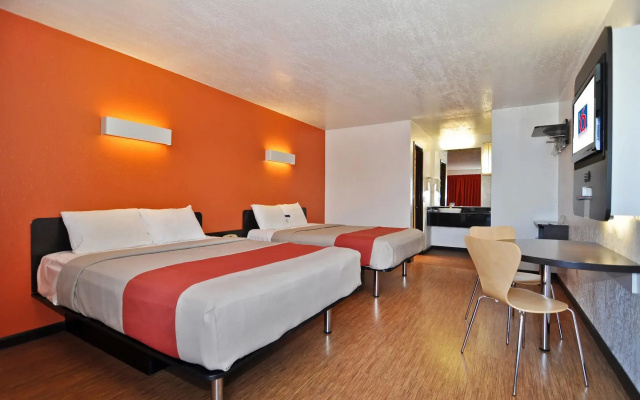 Motel 6 Willows, CA