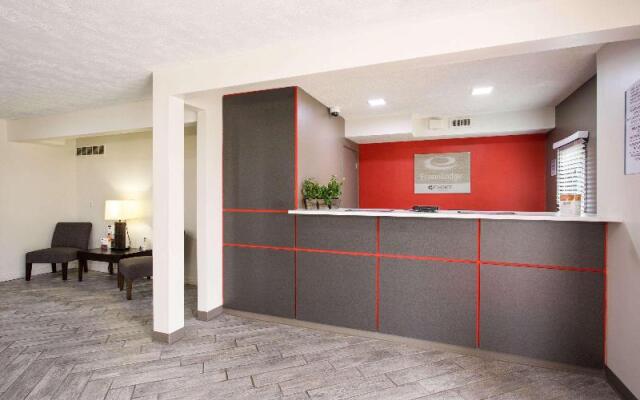 Econo Lodge South Olathe