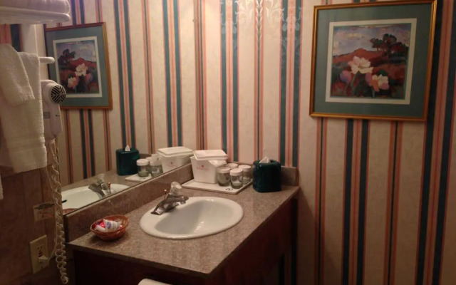 Ramada by Wyndham Fresno North