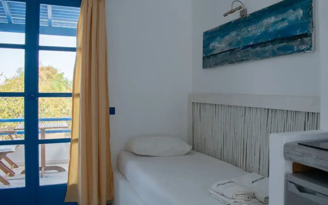 Aeraki Studios & Apartments