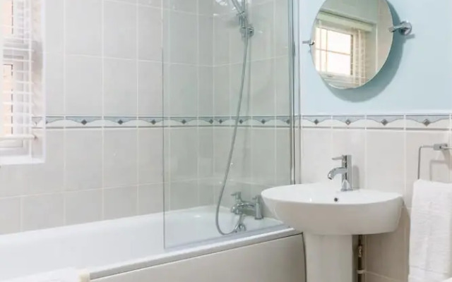 Stylish Margate Coastal Home Parking By Adliv