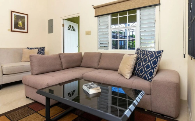 Private Pool Draxhall Gated Gym Tennis Full AC