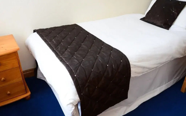 Pinewood Guest House