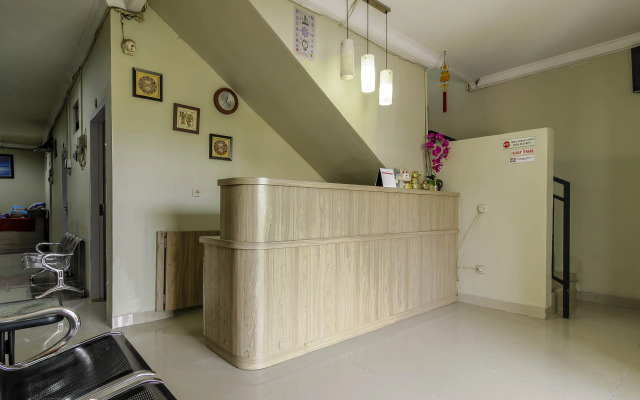 RedDoorz Plus near Lippo Cikarang Mall