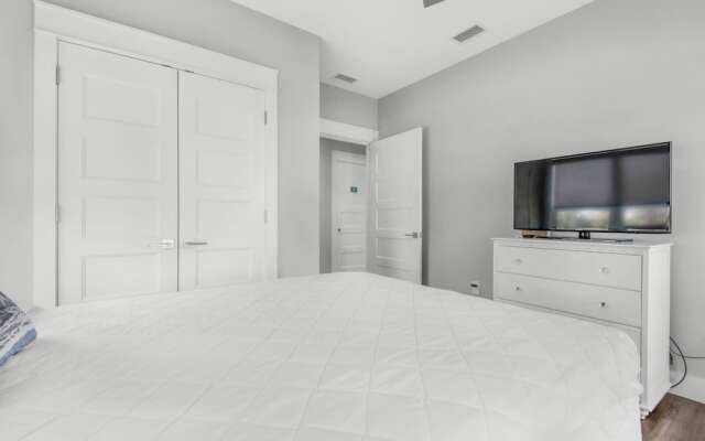 Pelican at Sound Side