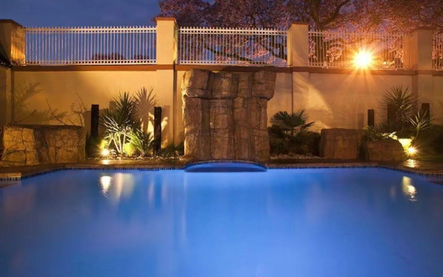 Sentinel Luxury Suite Hotel