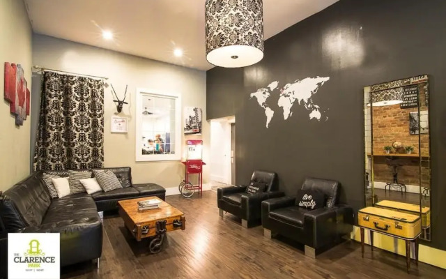 The Clarence Park - Hostel