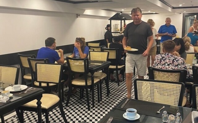 Aquarius Premium Hotel