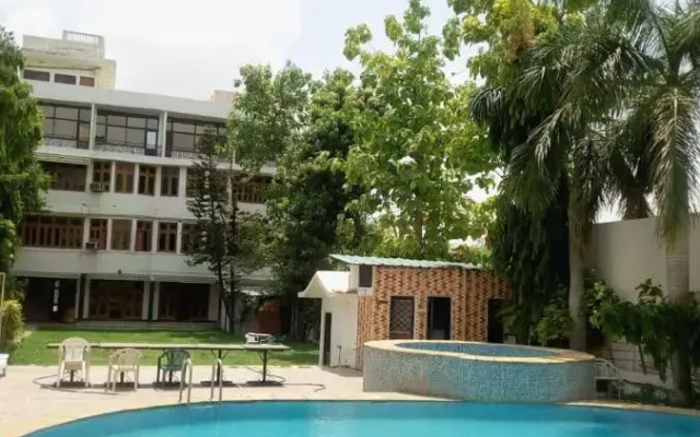 New Peacock Resort