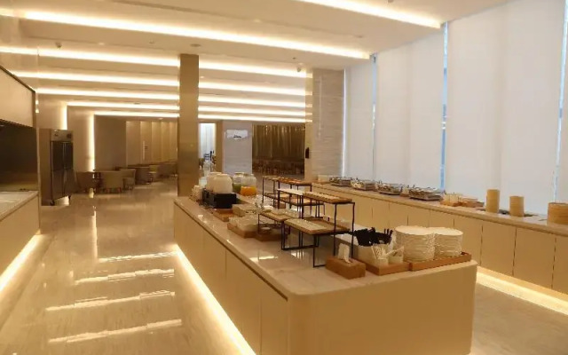 Ji Hotel (Nanjing Hexi Expo Center)