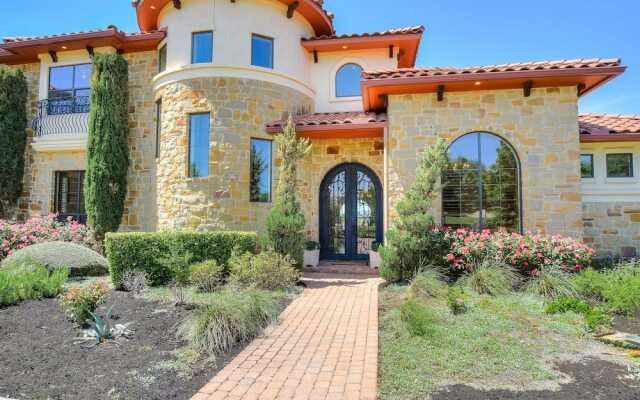 The Arrive Sunrise Estate On Lake Austin 5 Bedroom Estate