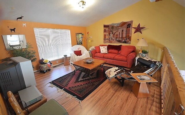 Majestic Cabin - Three Bedroom Cabin