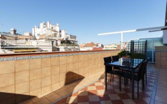 LetsGo Sagrada Familia Penthouse
