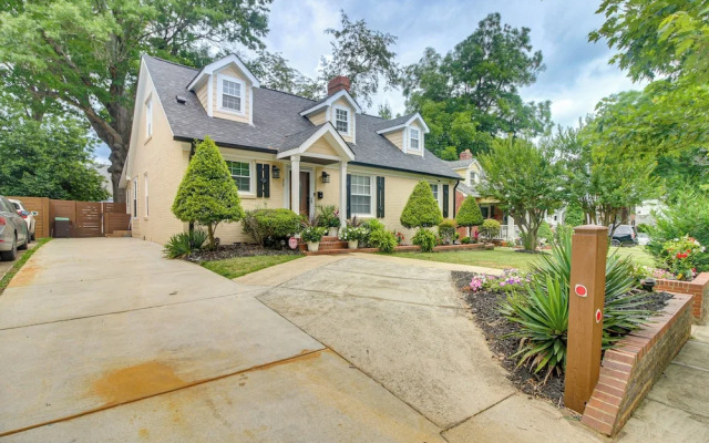 Charlotte Home w/ Yard - Near Spectrum Center!