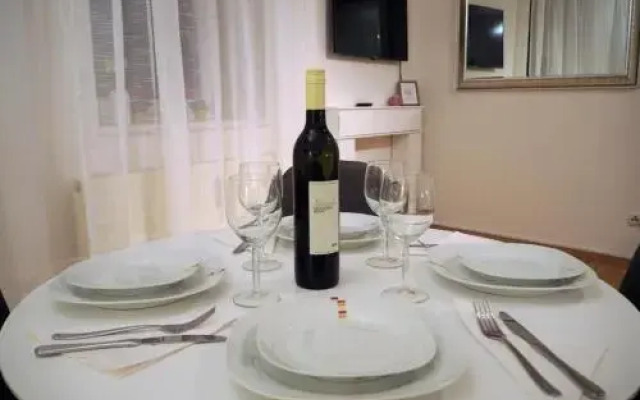 City Residence Apartments FREE Parking & Self Check-in