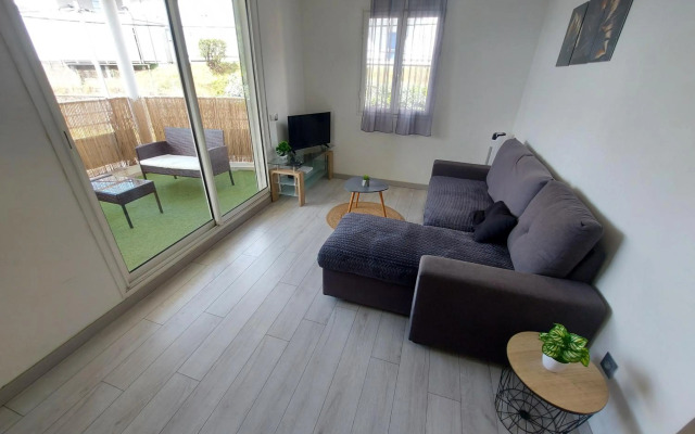 Entièrement équipé, WIFI, à 10 min de l'aéroport