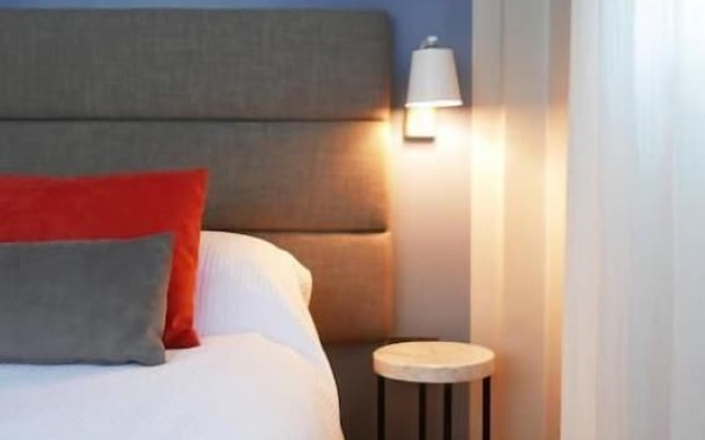 Tolstov-Hotels Large 3 Room Apartment