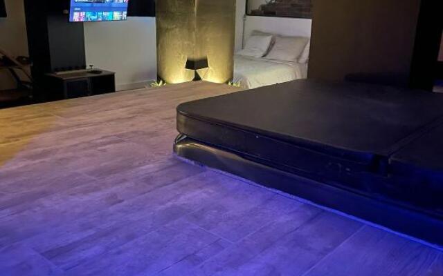 La suite Grenoble spa jacuzzi et sauna privatif