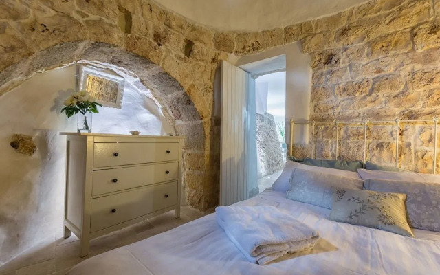 Trullo Pietra Antica