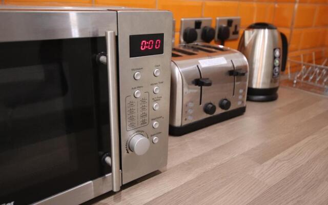 Halifax House, Studio Apartment 215