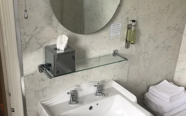 The Carre Arms Hotel