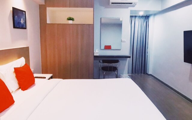 Star Sukhumvit by OYO Rooms