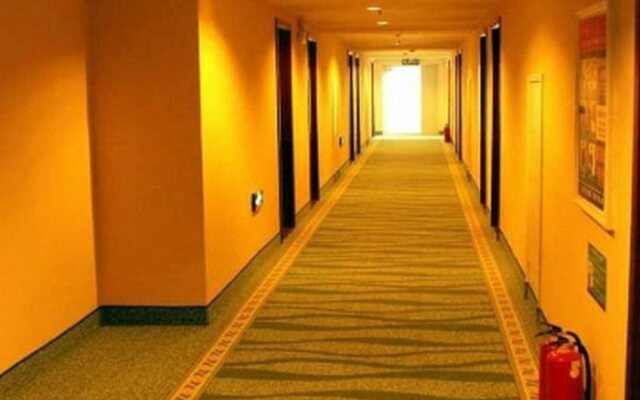 GreenTree Inn Dalian Zhoushuizi Airport Express Hotel