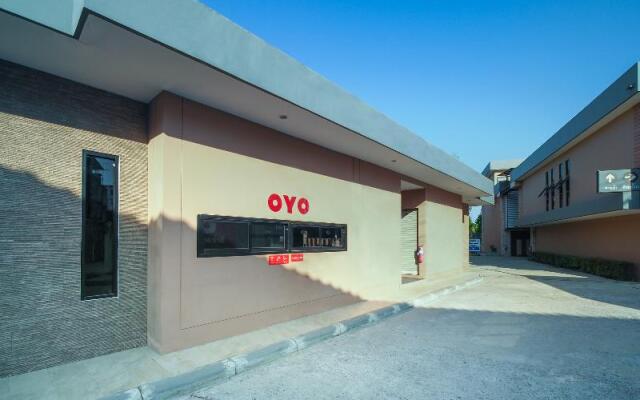 OYO 477 Sriracha Hotel And Spa