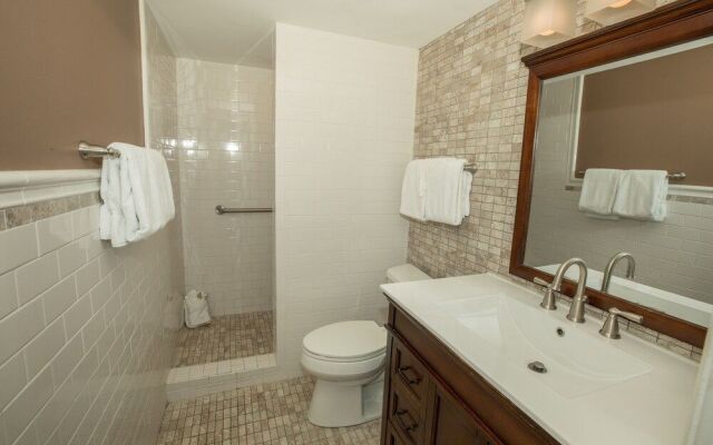 Dolphin Point 103b 2 Bedroom Condo by RedAwning