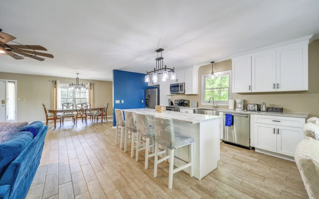 Milledgeville Home w/ Game Room & Private Dock!