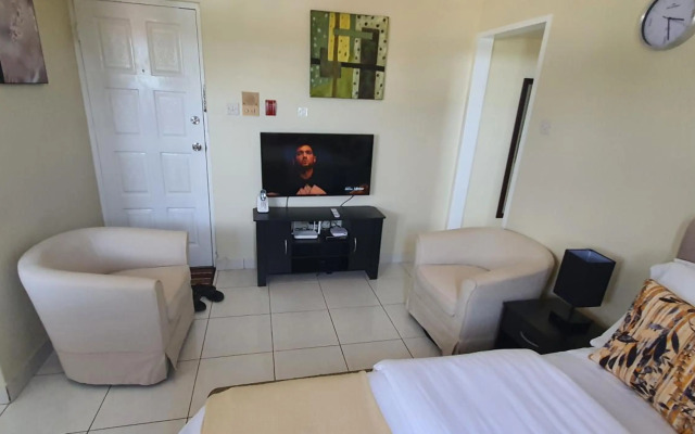 Hastings Towers 4D - Studio Apt Opp Beach