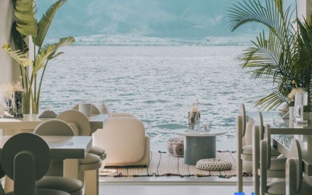 Mandi Lake View Inn