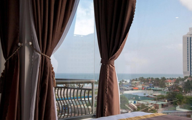 La Lune Hotel