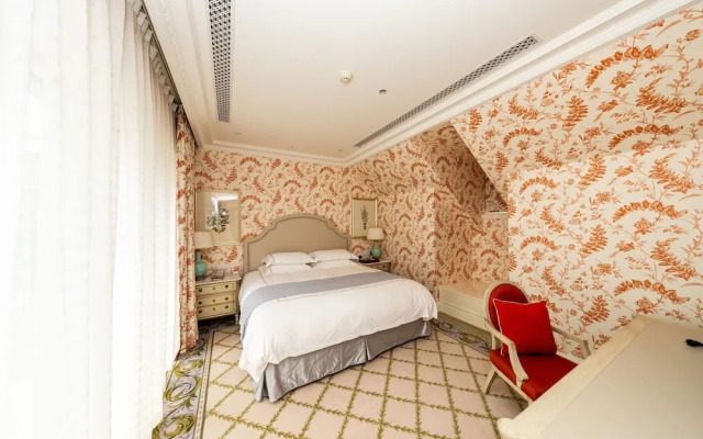 Lvcheng Taohuayuan Huanglong Hotel